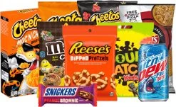 Mystery Snackbox L - 30 Delig - Amerikaans Snoep - Snoep Box - American Candy - Amerikaans Snoep Pakket - Amerikaans Eten - Cheetos - M&M - Takis - Giftbox - Moederdag -Voedsel Winkel 1200x736