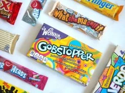 Mystery Snackbox L - 30 Delig - Amerikaans Snoep - Snoep Box - American Candy - Amerikaans Snoep Pakket - Amerikaans Eten - Cheetos - M&M - Takis - Giftbox - Moederdag -Voedsel Winkel 1200x899 1