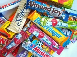 Mystery Snackbox L - 30 Delig - Amerikaans Snoep - Snoep Box - American Candy - Amerikaans Snoep Pakket - Amerikaans Eten - Cheetos - M&M - Takis - Giftbox - Moederdag -Voedsel Winkel 1200x899 2