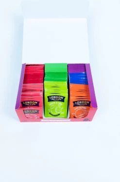 London Fruit & Herb Thee Assortiment – 80 Zakjes Thee, 10 Builtjes Met 8 Verschillende Smaken – Ideaal Cadeau Voor De Thee Liefhebber -Voedsel Winkel 791x1200