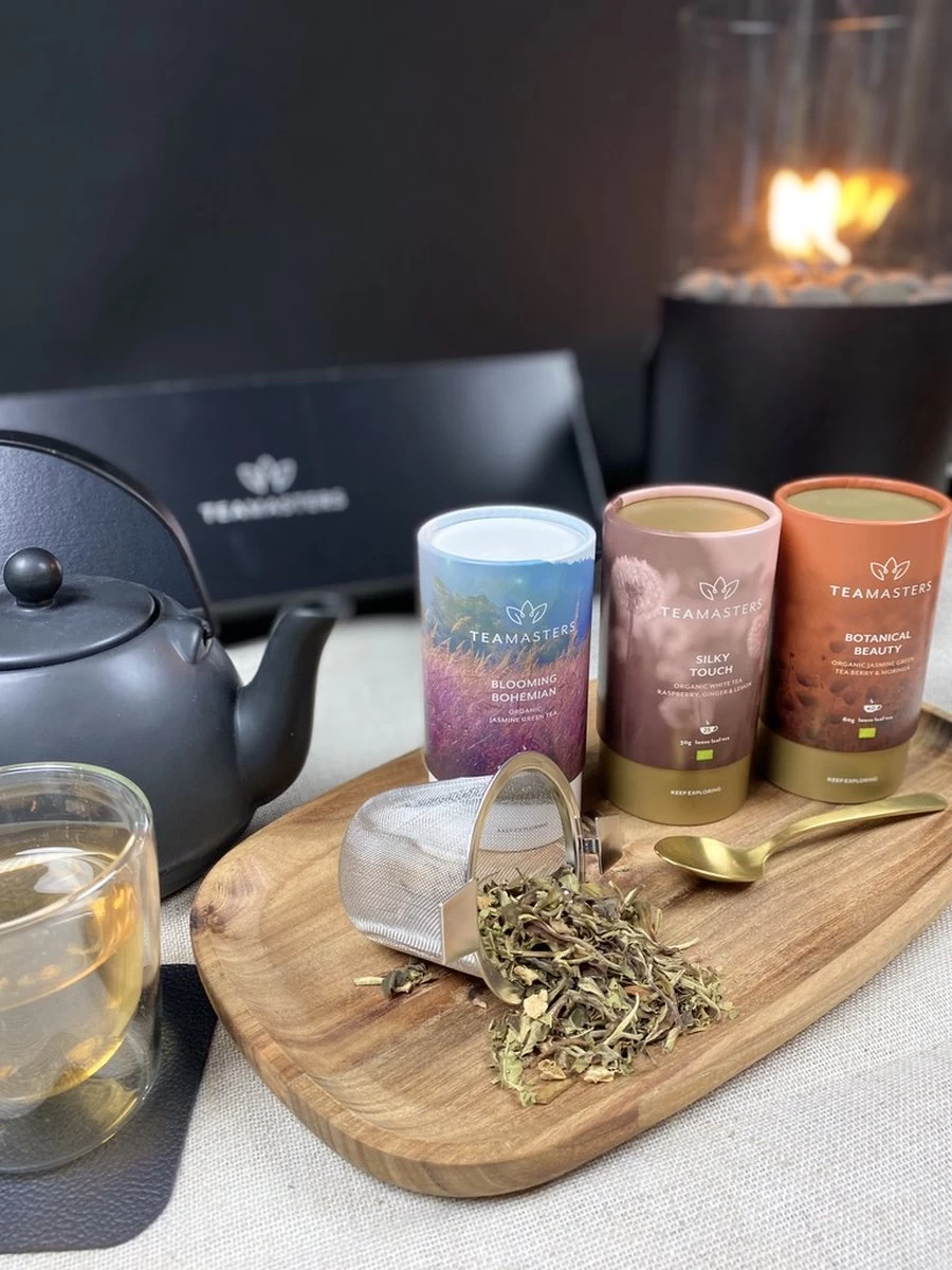Teamasters Cadeau - Geschenkset - Thee - Losse Thee - Jasmijn - Witte Thee - Moringa Thee -RVS Thee Filter 1 Teamasters Cadeau - Geschenkset - Thee - Losse Thee - Jasmijn - Witte Thee - Moringa Thee -RVS Thee Filter